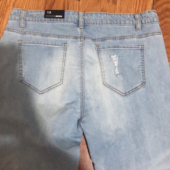 Fashion Nova Mom Ankle Jeans - Picture 6 of 7